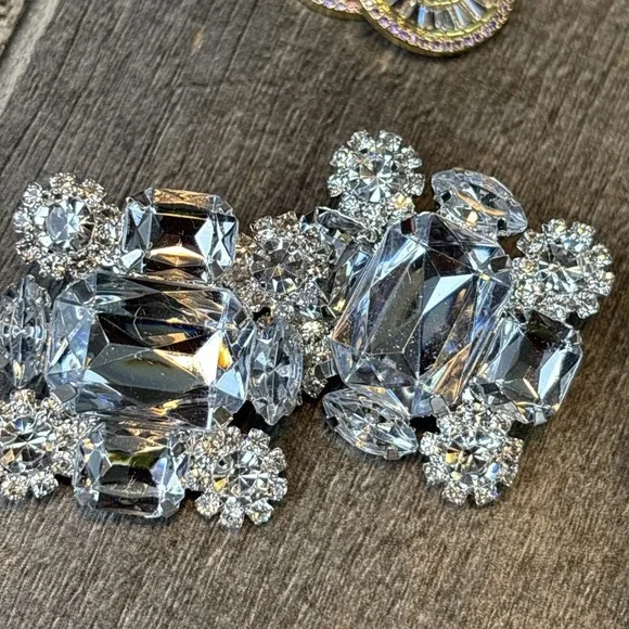 Lot of 4 Fashion Earrings Rhinestone Stud & Drop Styles Silver Tone - Picture 5 of 9